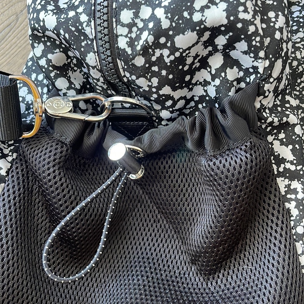 Lululemon Duffle Bag - Picture 4 of 11